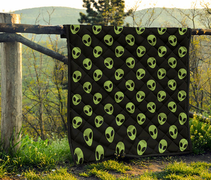 Green Alien Face Pattern Print Quilt