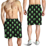 Green Alien Face Print Men's Shorts