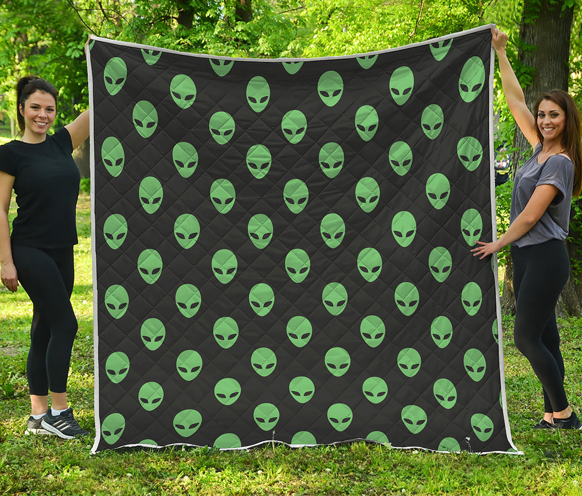 Green Alien Face Print Quilt