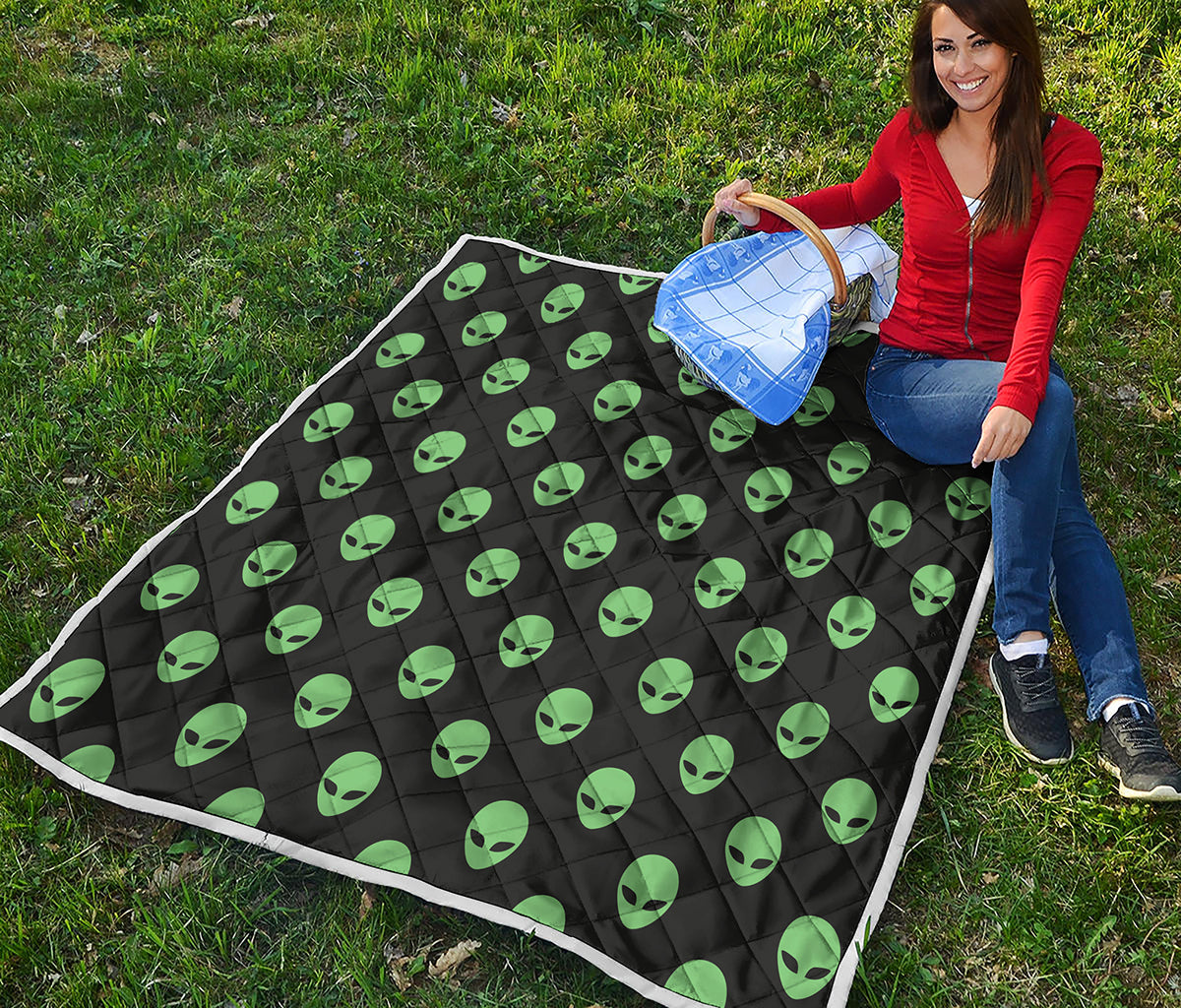Green Alien Face Print Quilt