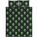 Green Alien Face Print Quilt Bed Set