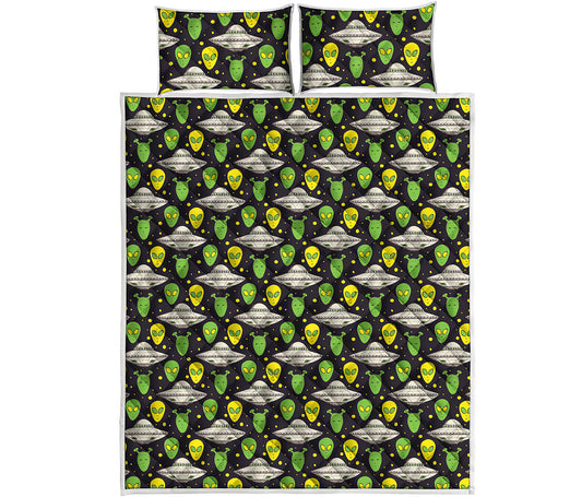 Green Alien UFO Space Print Quilt Bed Set