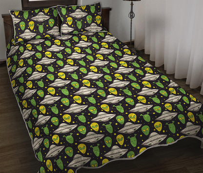 Green Alien UFO Space Print Quilt Bed Set