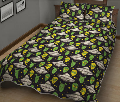 Green Alien UFO Space Print Quilt Bed Set