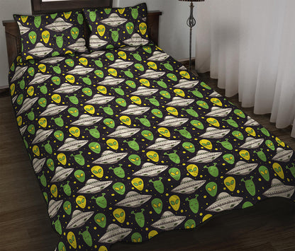 Green Alien UFO Space Print Quilt Bed Set