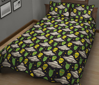 Green Alien UFO Space Print Quilt Bed Set