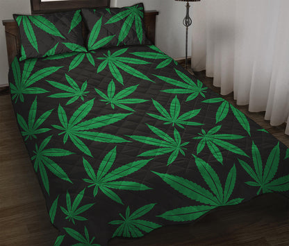 Green And Black Cannabis Leaf Print Quilt Bed Set