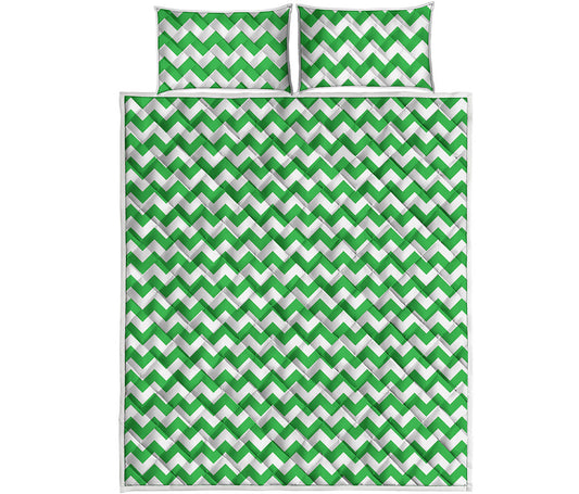 Green And White Chevron Pattern Print Quilt Bed Set