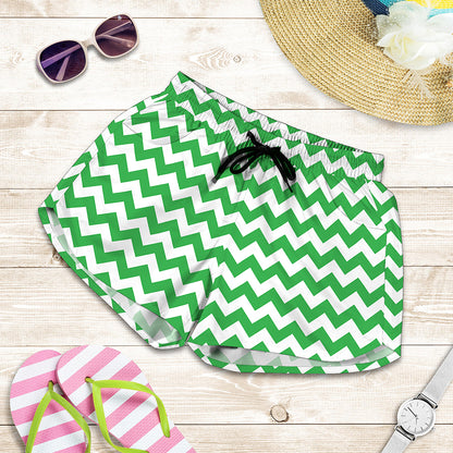 Green And White Chevron Pattern Print Women's Shorts
