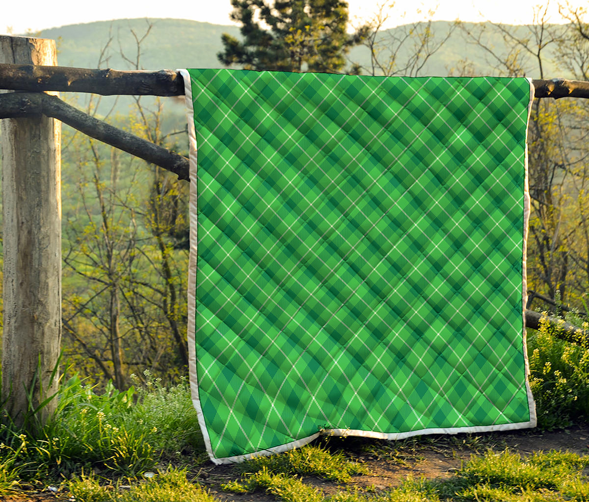 Green And White Plaid Pattern Print Quilt