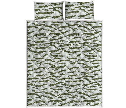 Green And White Tiger Stripe Camo Print Quilt Bed Set