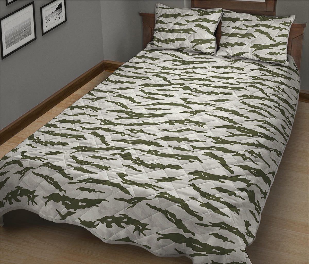 Green And White Tiger Stripe Camo Print Quilt Bed Set