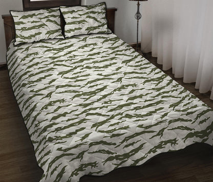 Green And White Tiger Stripe Camo Print Quilt Bed Set