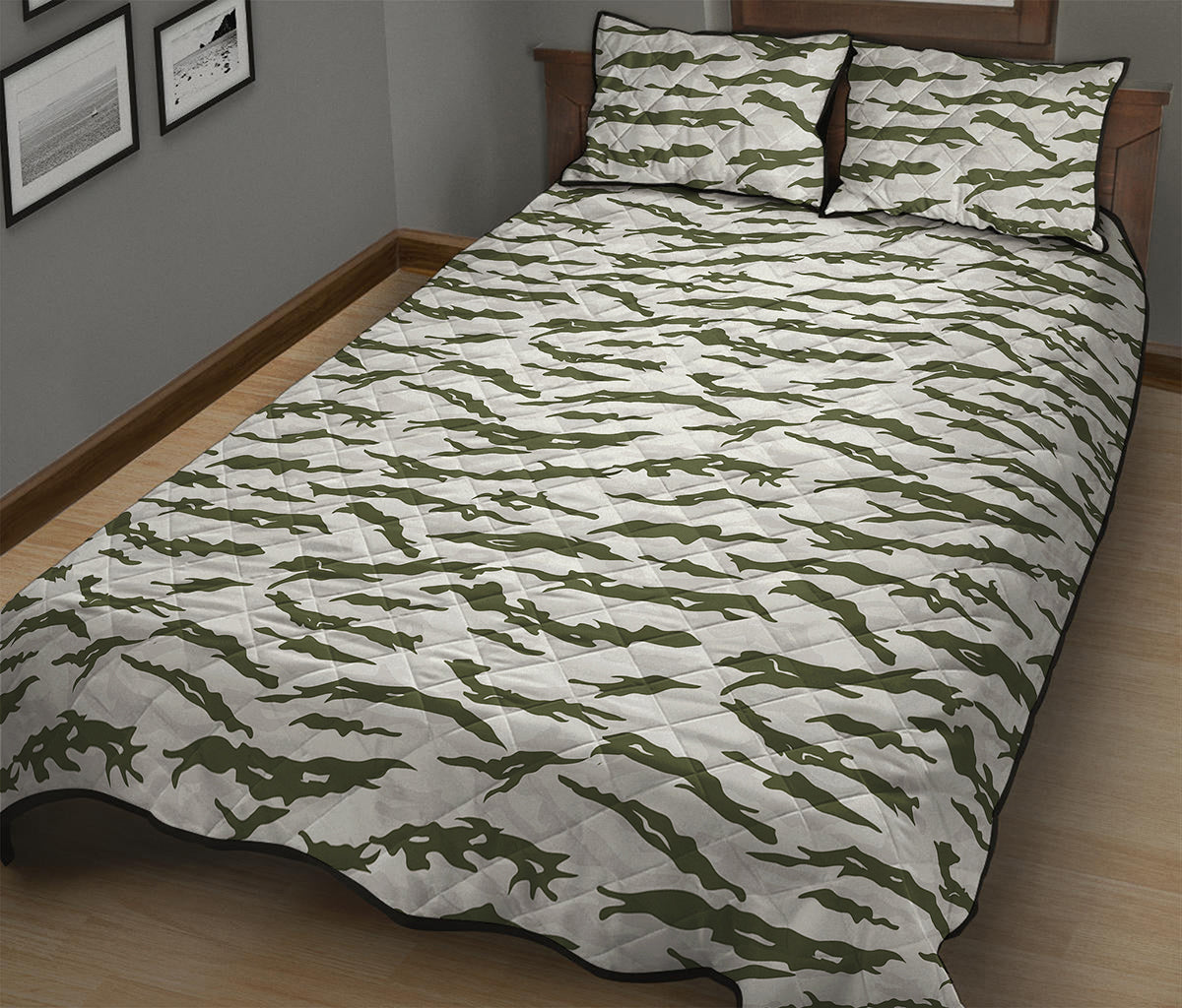 Green And White Tiger Stripe Camo Print Quilt Bed Set