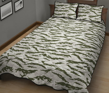 Green And White Tiger Stripe Camo Print Quilt Bed Set