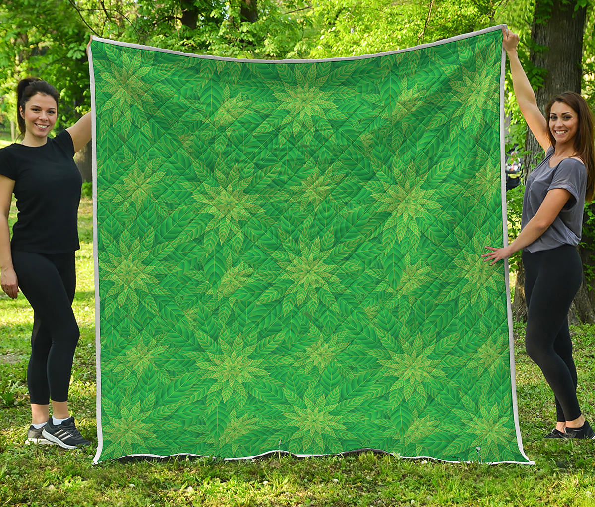 Green Cannabis Leaf Pattern Print Quilt