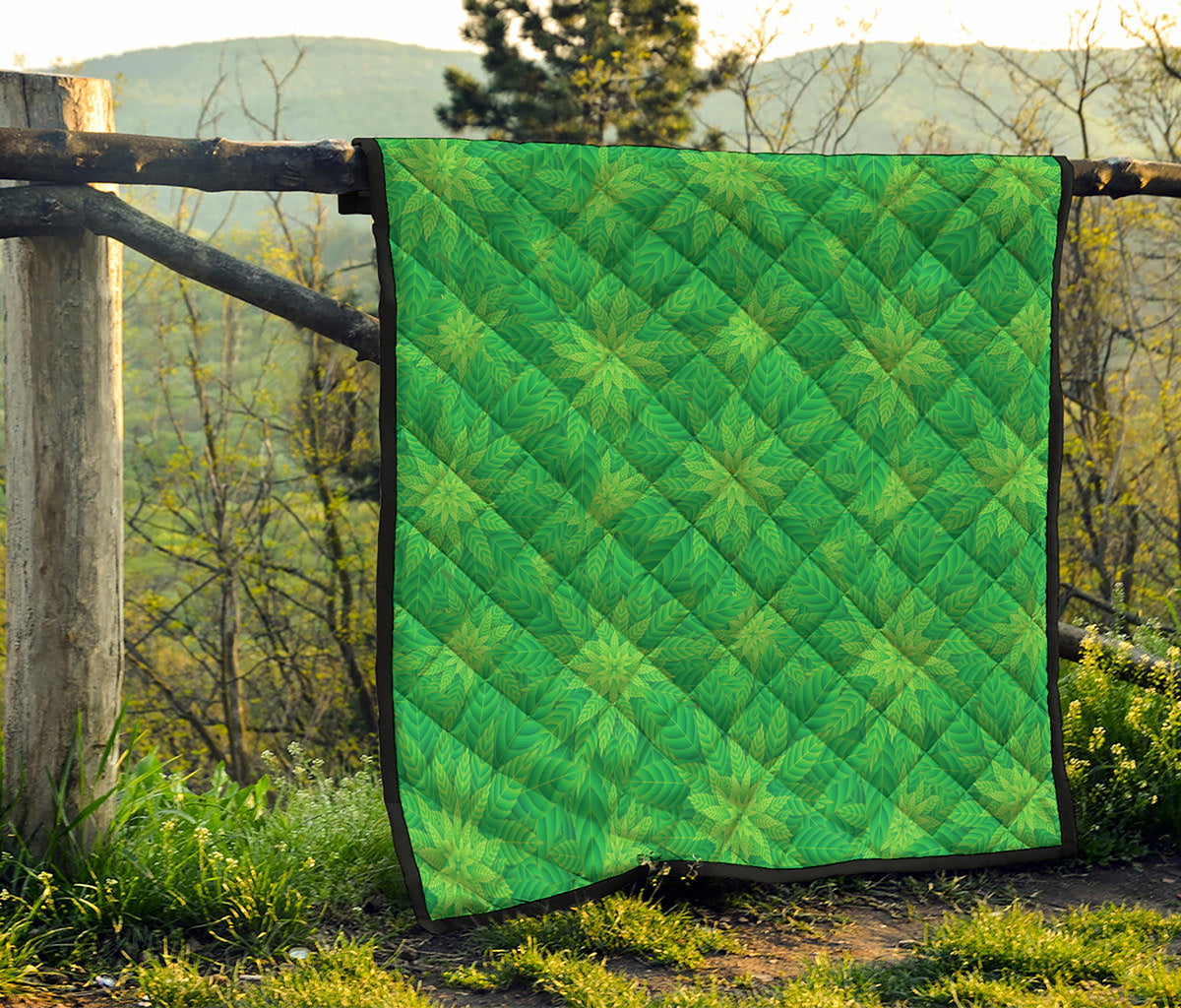 Green Cannabis Leaf Pattern Print Quilt