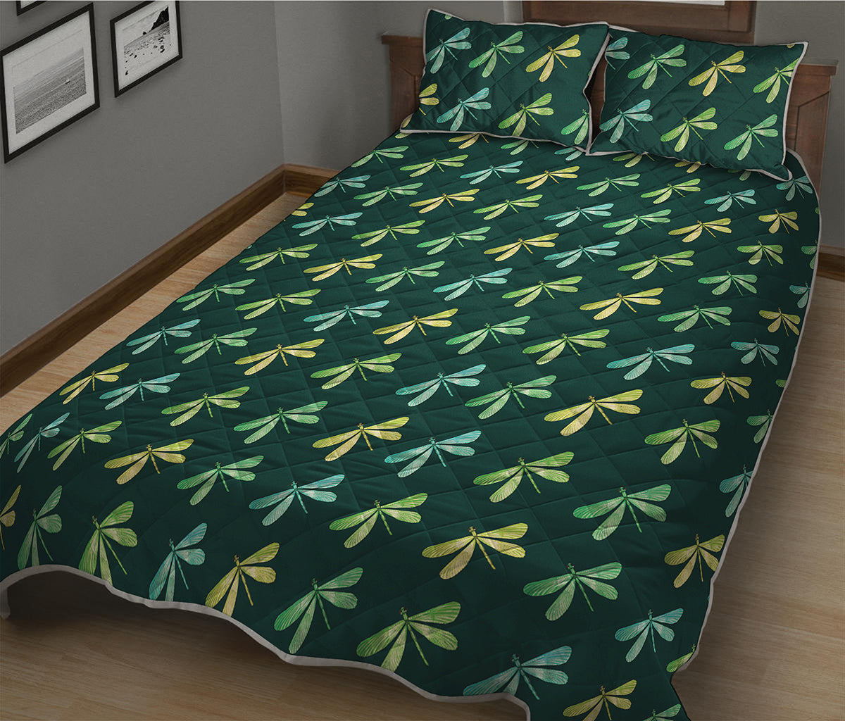 Green Dragonfly Pattern Print Quilt Bed Set
