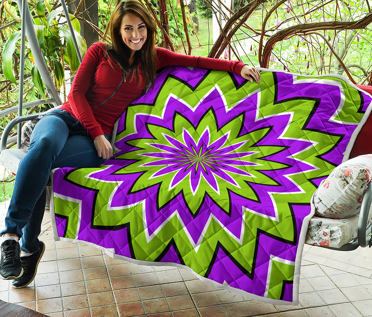 Green Flower Moving Optical Illusion Quilt
