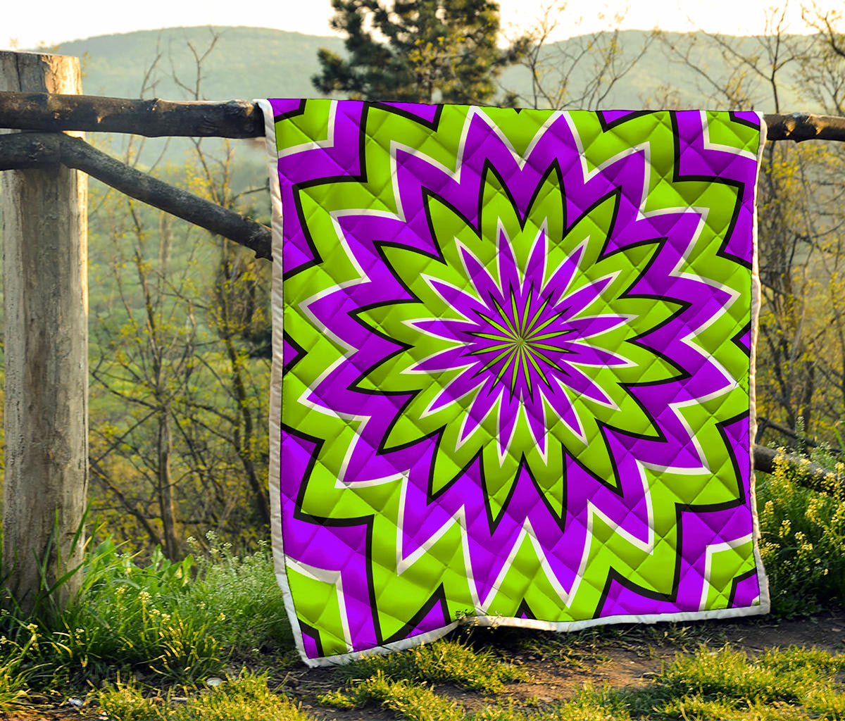 Green Flower Moving Optical Illusion Quilt