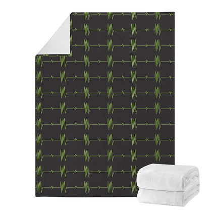 Green Heartbeat Pattern Print Blanket