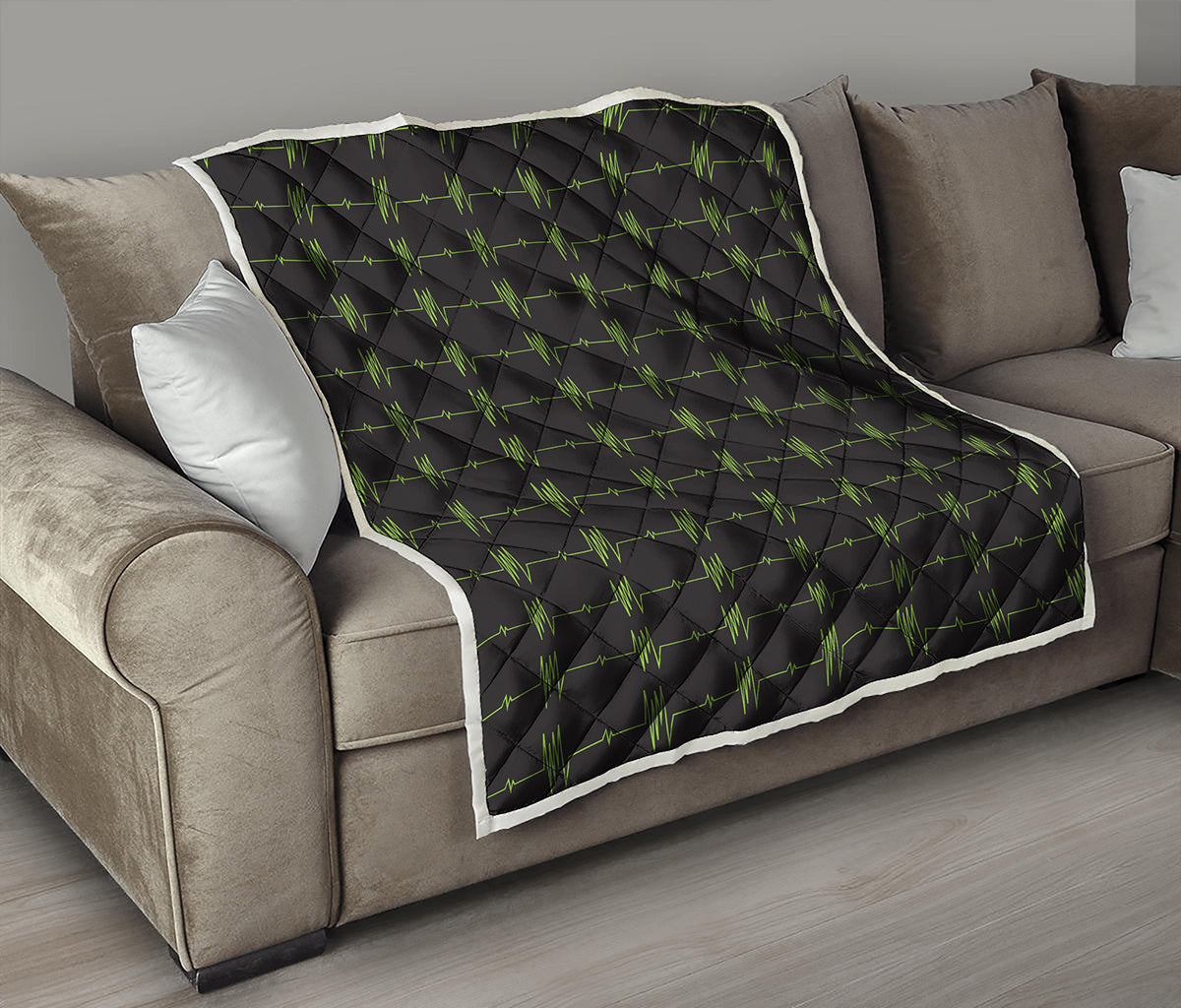 Green Heartbeat Pattern Print Quilt