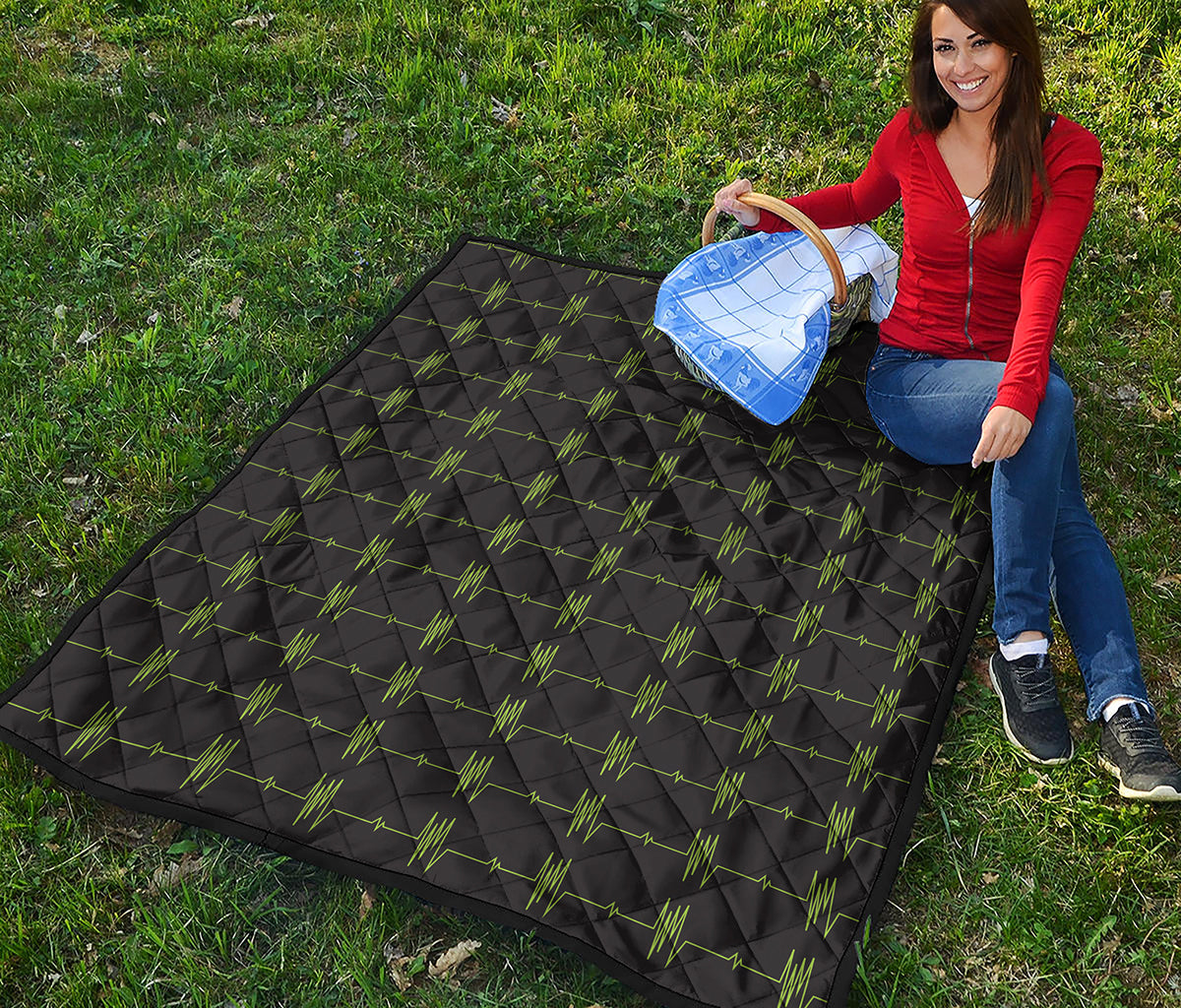 Green Heartbeat Pattern Print Quilt