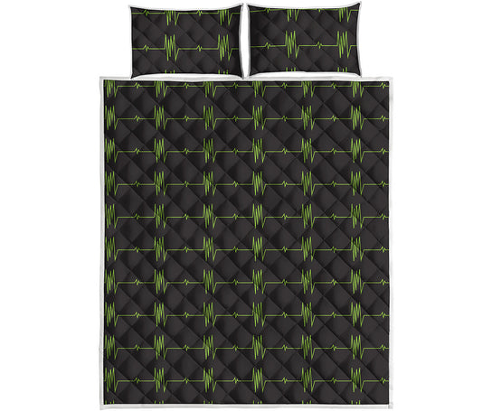 Green Heartbeat Pattern Print Quilt Bed Set