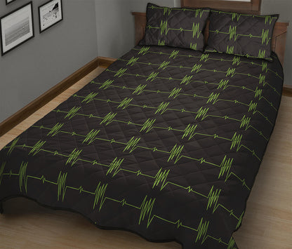 Green Heartbeat Pattern Print Quilt Bed Set