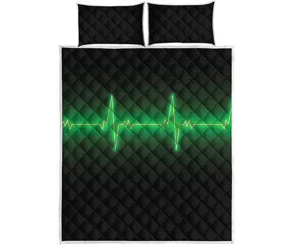 Green Heartbeat Print Quilt Bed Set