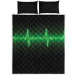 Green Heartbeat Print Quilt Bed Set
