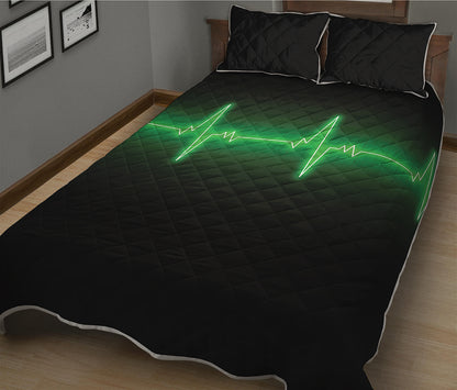 Green Heartbeat Print Quilt Bed Set