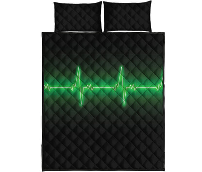 Green Heartbeat Print Quilt Bed Set