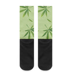 Green Hemp Leaves Pattern Print Crew Socks