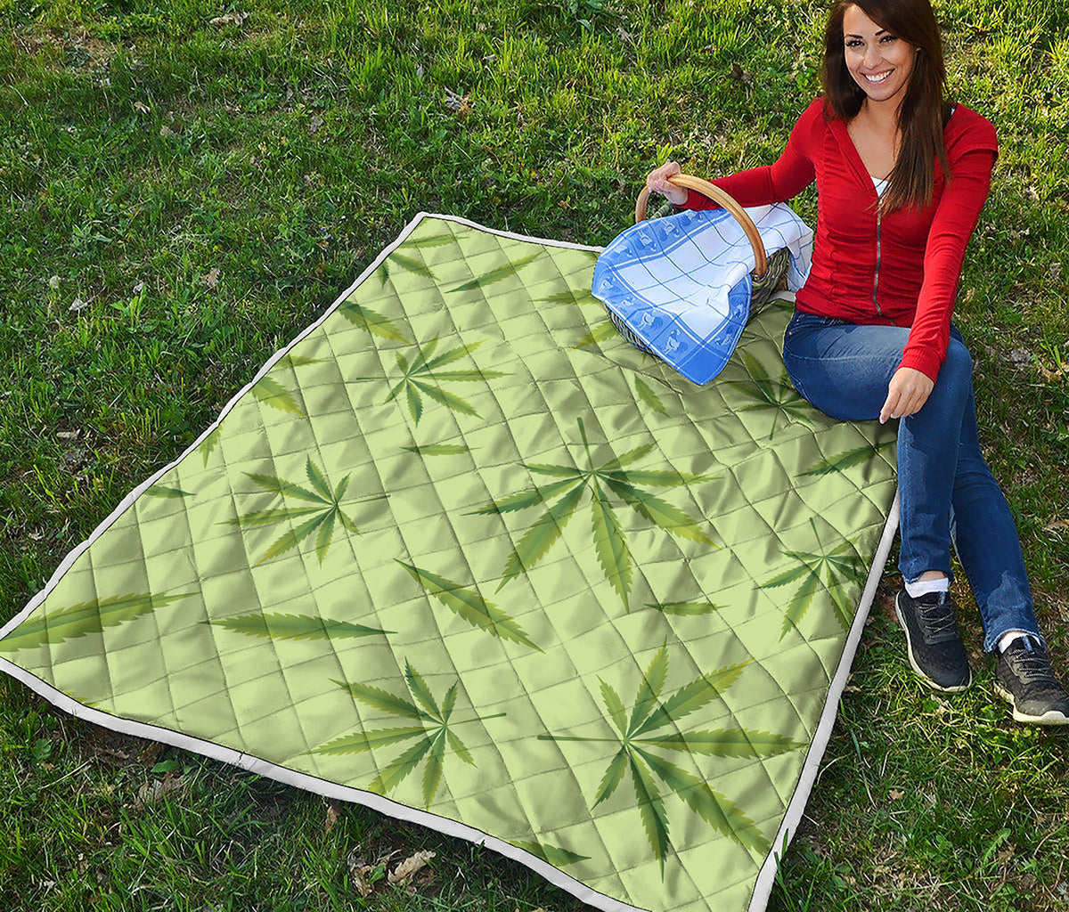 Green Hemp Leaves Pattern Print Quilt