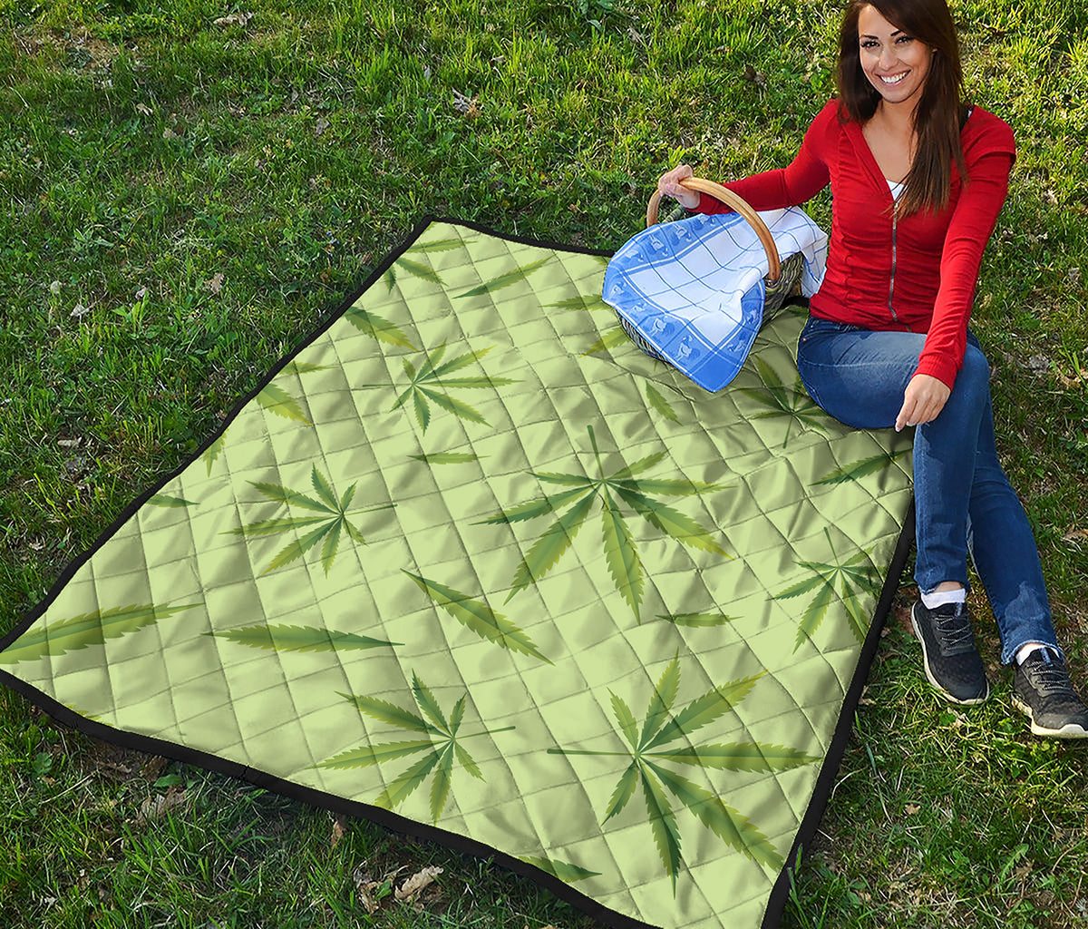 Green Hemp Leaves Pattern Print Quilt