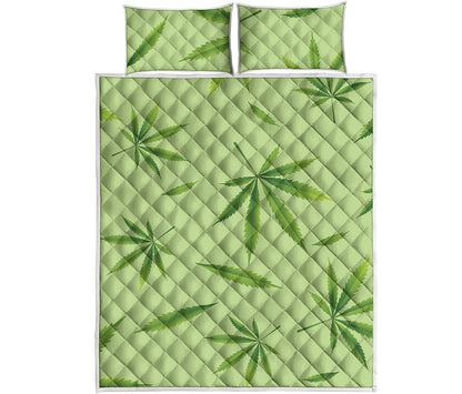 Green Hemp Leaves Pattern Print Quilt Bed Set