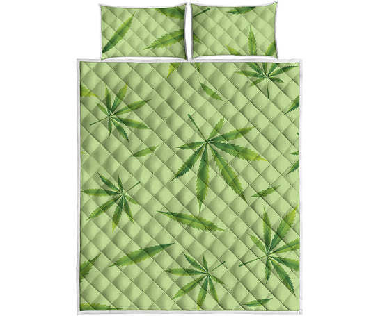 Green Hemp Leaves Pattern Print Quilt Bed Set