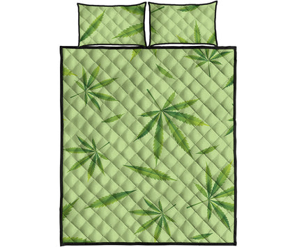 Green Hemp Leaves Pattern Print Quilt Bed Set
