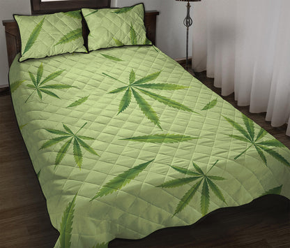 Green Hemp Leaves Pattern Print Quilt Bed Set