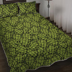 Green Hop Cone Pattern Print Quilt Bed Set