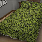 Green Hop Cone Pattern Print Quilt Bed Set