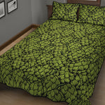 Green Hop Cone Pattern Print Quilt Bed Set