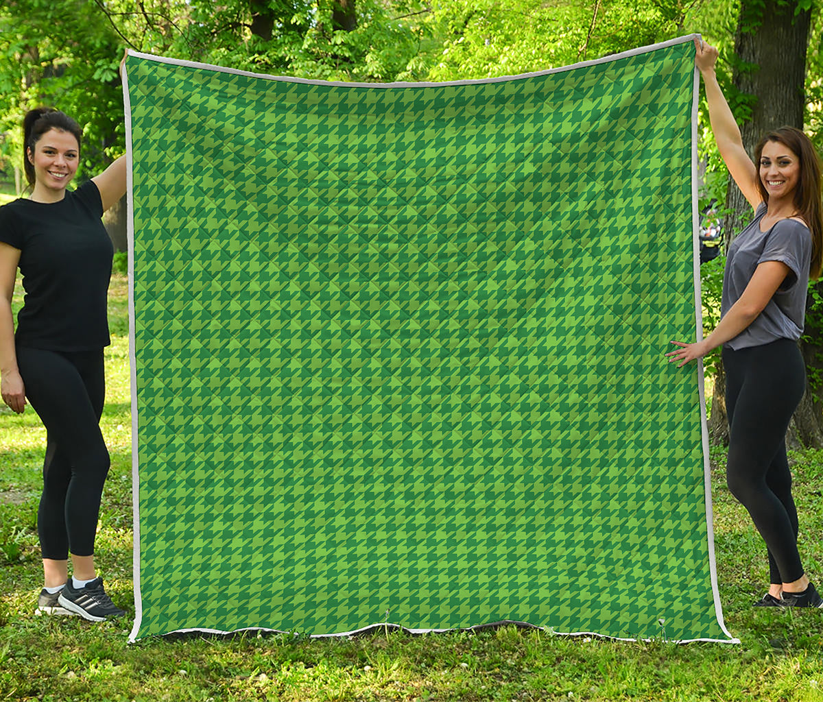 Green Houndstooth Pattern Print Quilt
