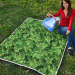 Green Ivy Leaf Pattern Print Quilt