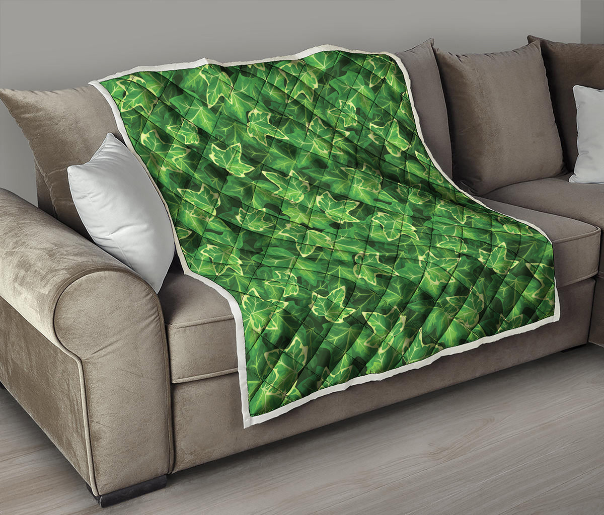 Green Ivy Leaf Pattern Print Quilt