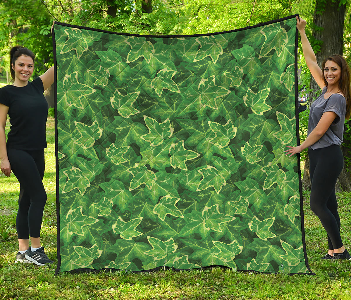 Green Ivy Leaf Pattern Print Quilt