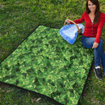 Green Ivy Leaf Pattern Print Quilt