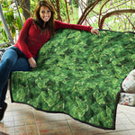 Green Ivy Leaf Pattern Print Quilt