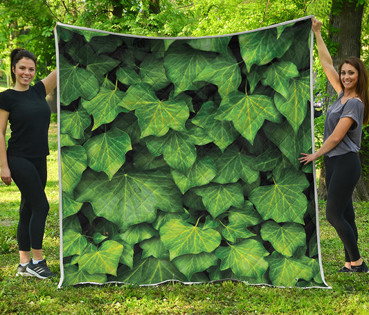 Green Ivy Leaf Print Quilt